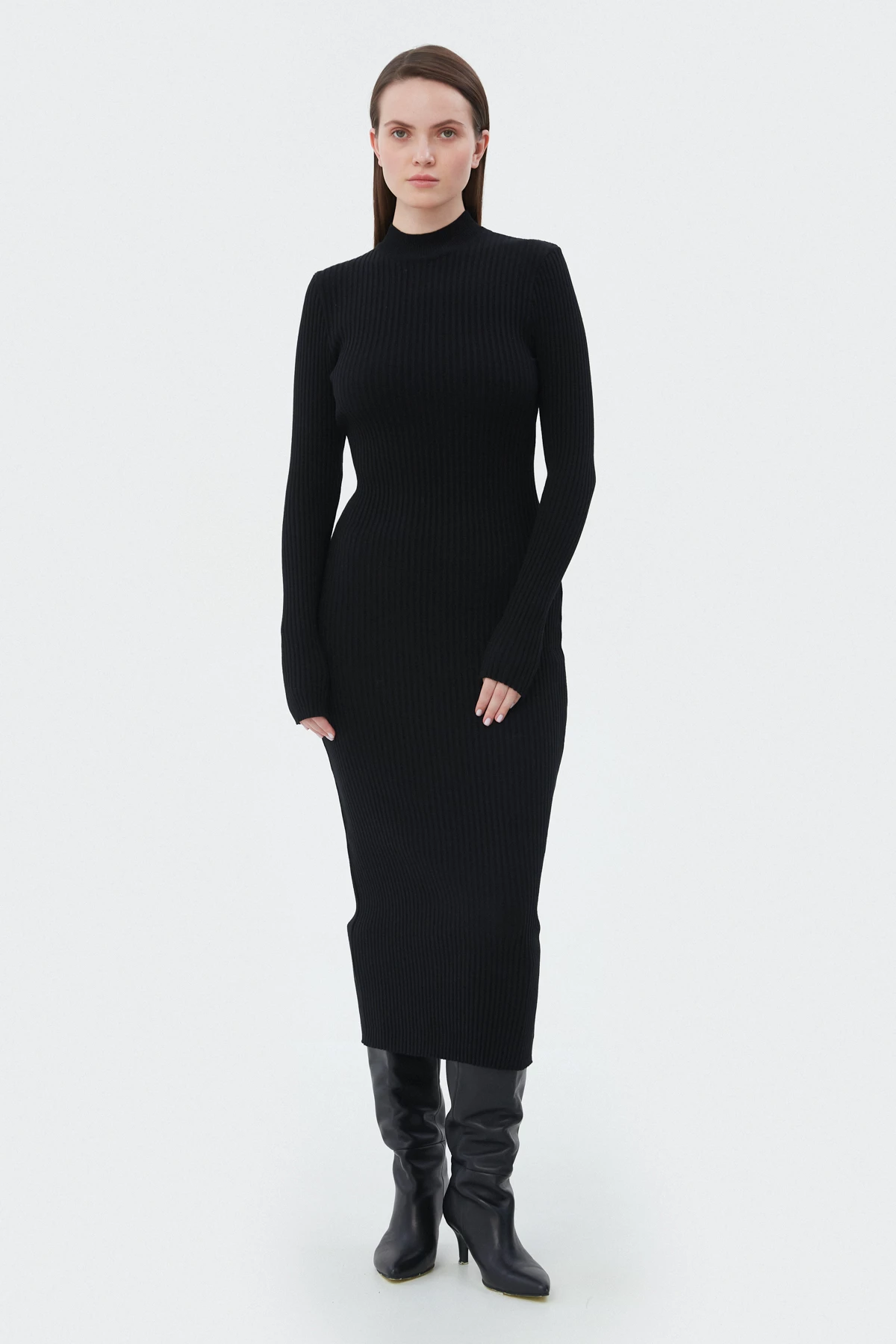 Чорна в'язана сукня міді в рубчик з віскозою, фото 1