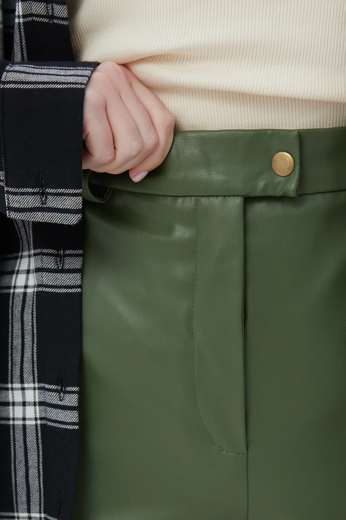 Olive straight cropped eco-leather pants, photo 2