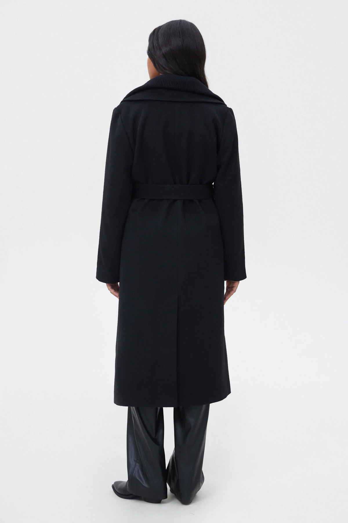 Black coat of below knee length with wool, photo 4