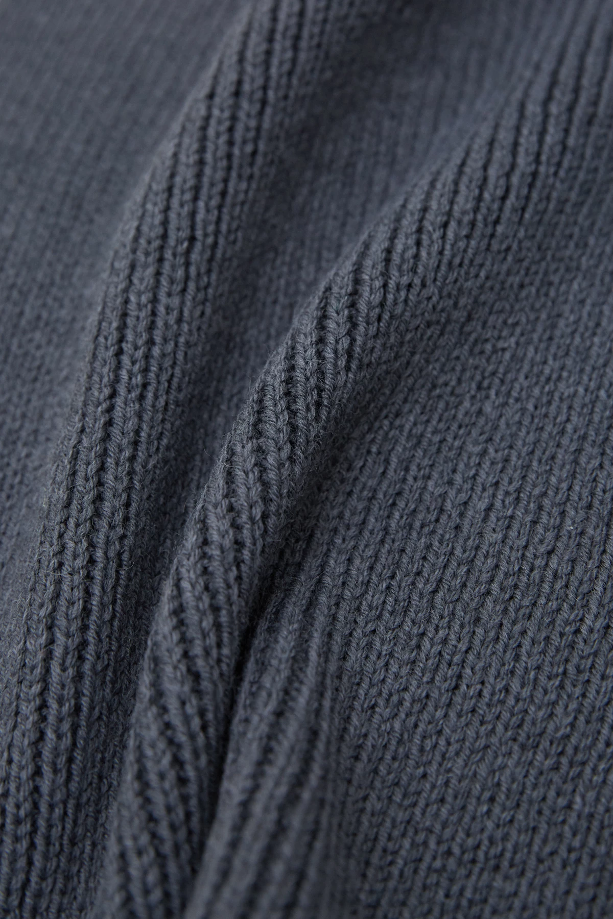 Knitted woolen grey scarf, photo 2