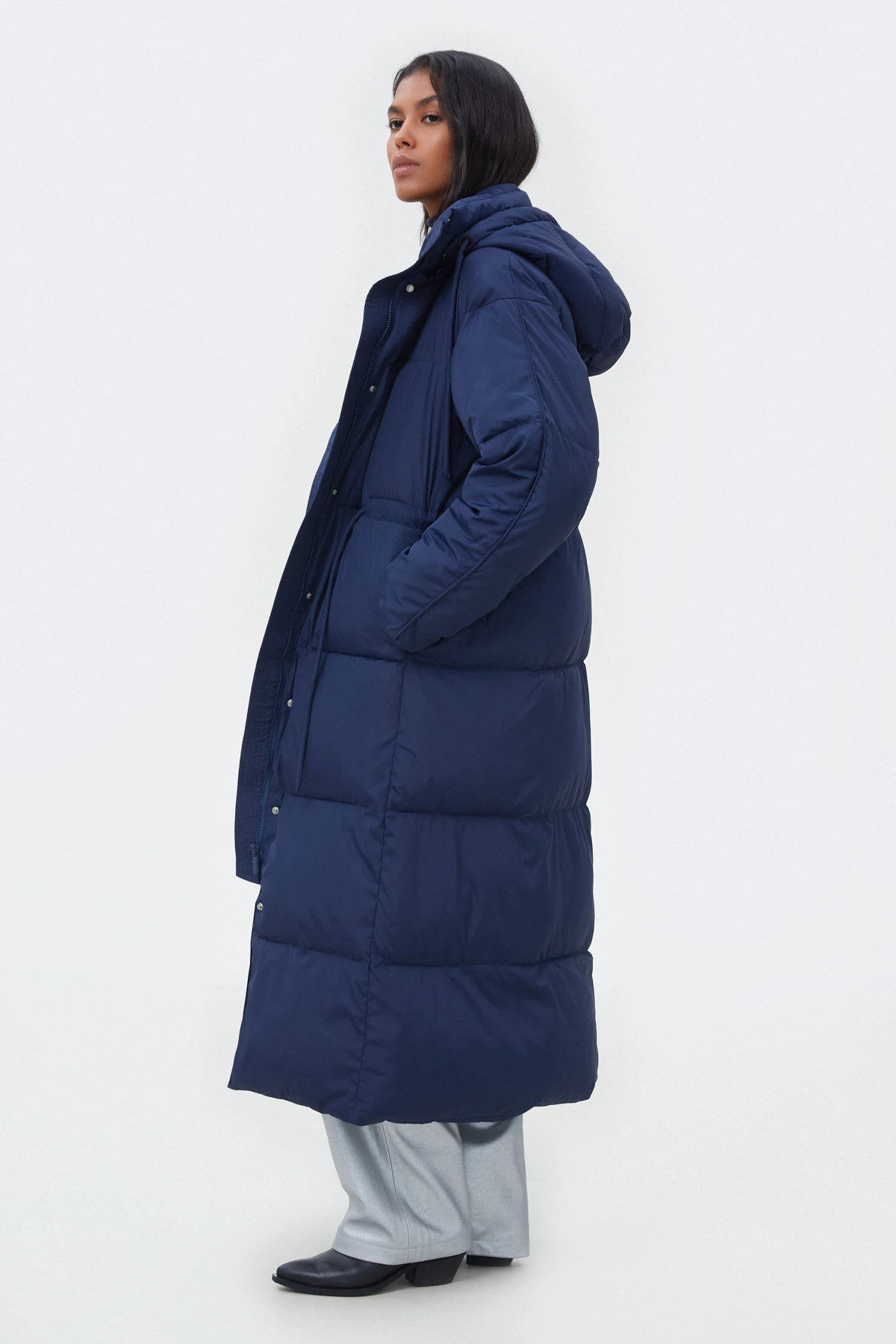Navy blue long quilted coat with waist line accent, photo 3