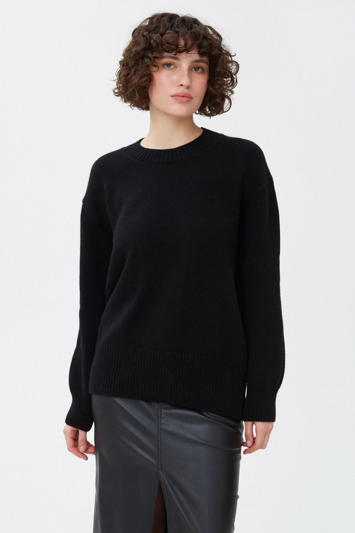 Cashmere black sweater, photo 1