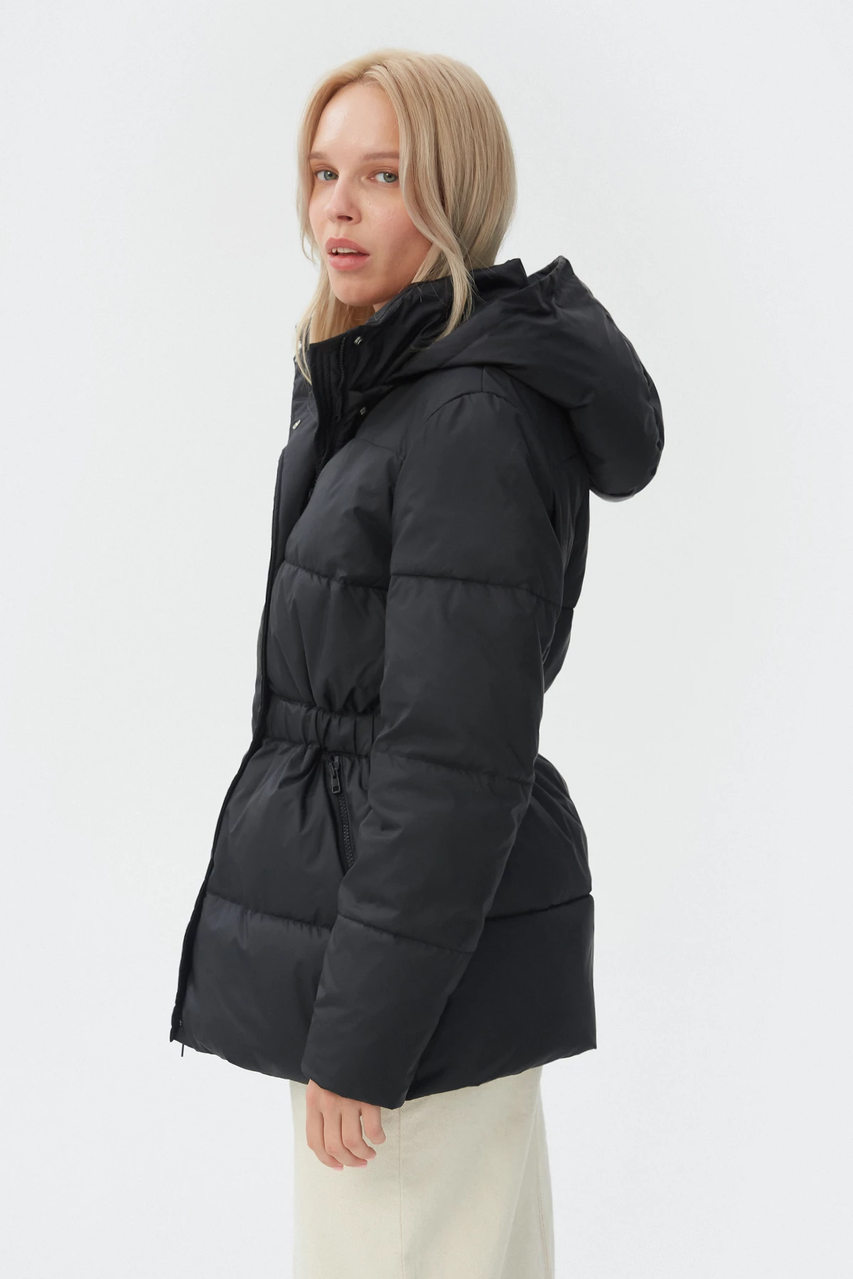 Black jacket with accent waist and insulation, photo 4