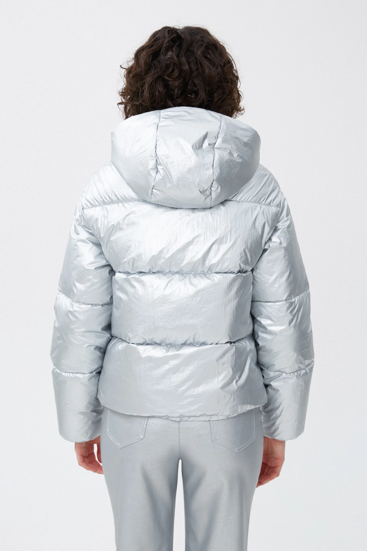 Срібна укорочена куртка з утеплювачем екопух, фото 6