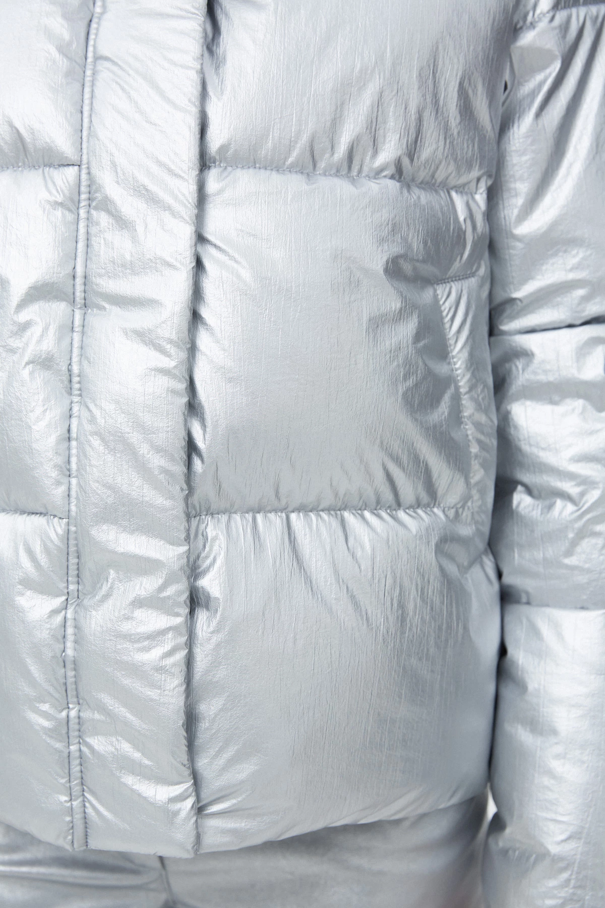 Срібна укорочена куртка з утеплювачем екопух, фото 7