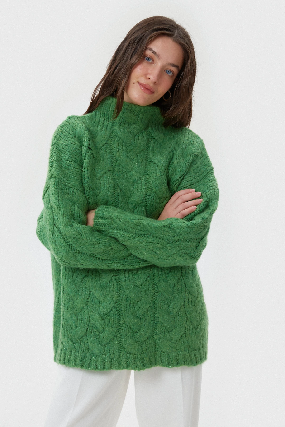 Зеленый удлиненный свитер с вязкой "косы" с хлопком, фото 3