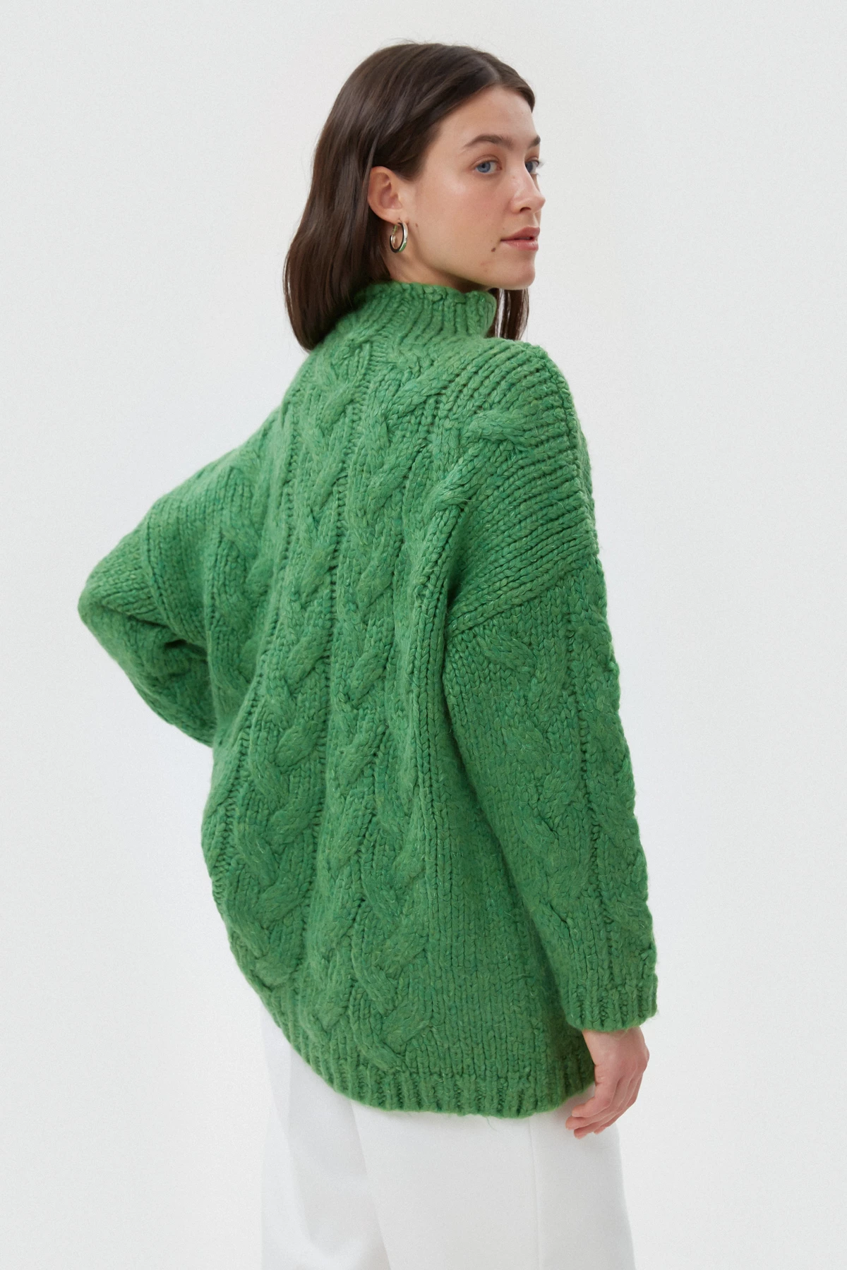 Зеленый удлиненный свитер с вязкой "косы" с хлопком, фото 6
