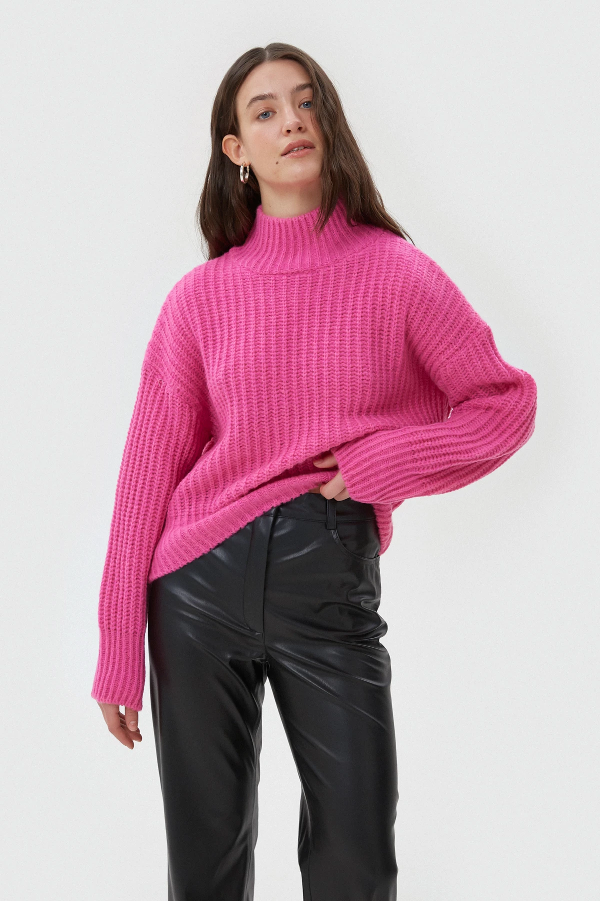 Fuchsia short knitted sweater with wool, photo 1