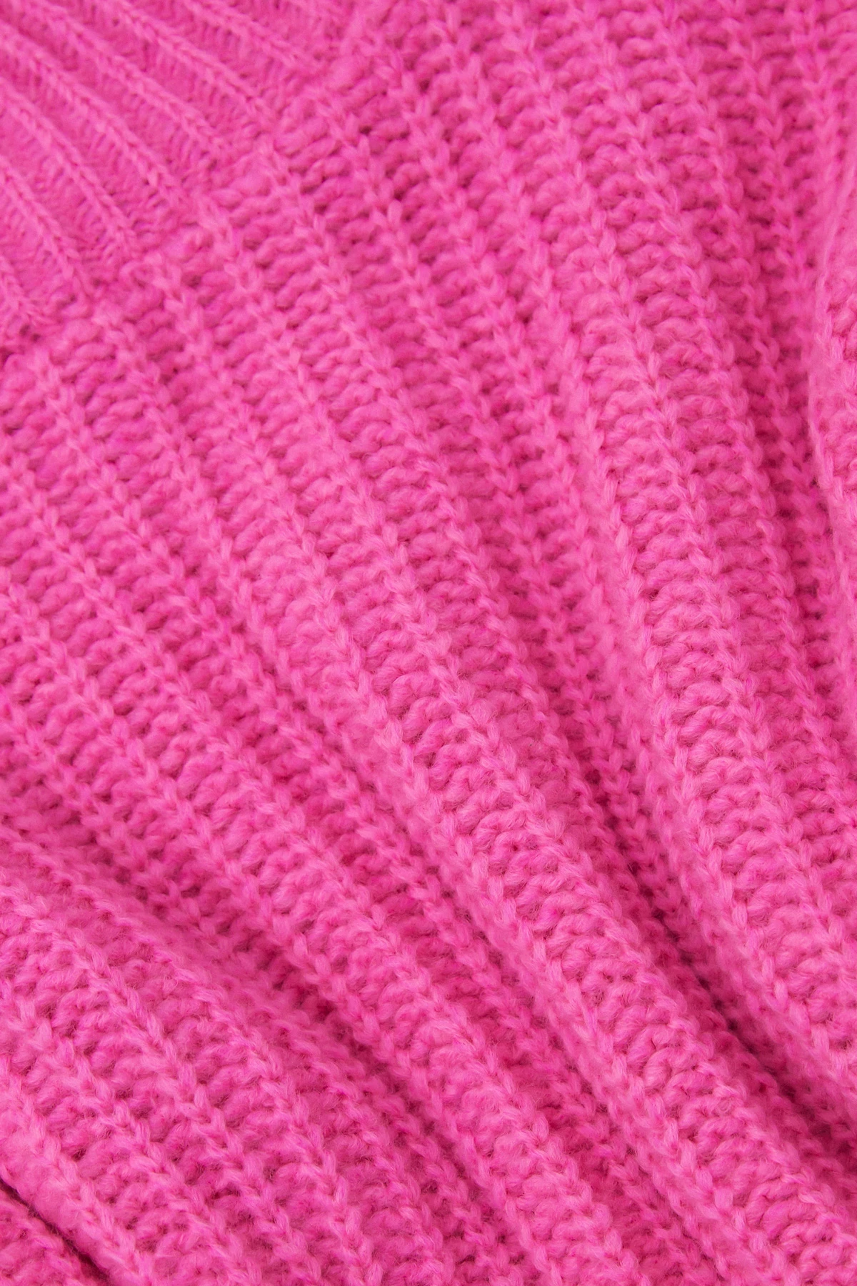 Укорочений в'язаний светр з вовною кольору фуксія, фото 2