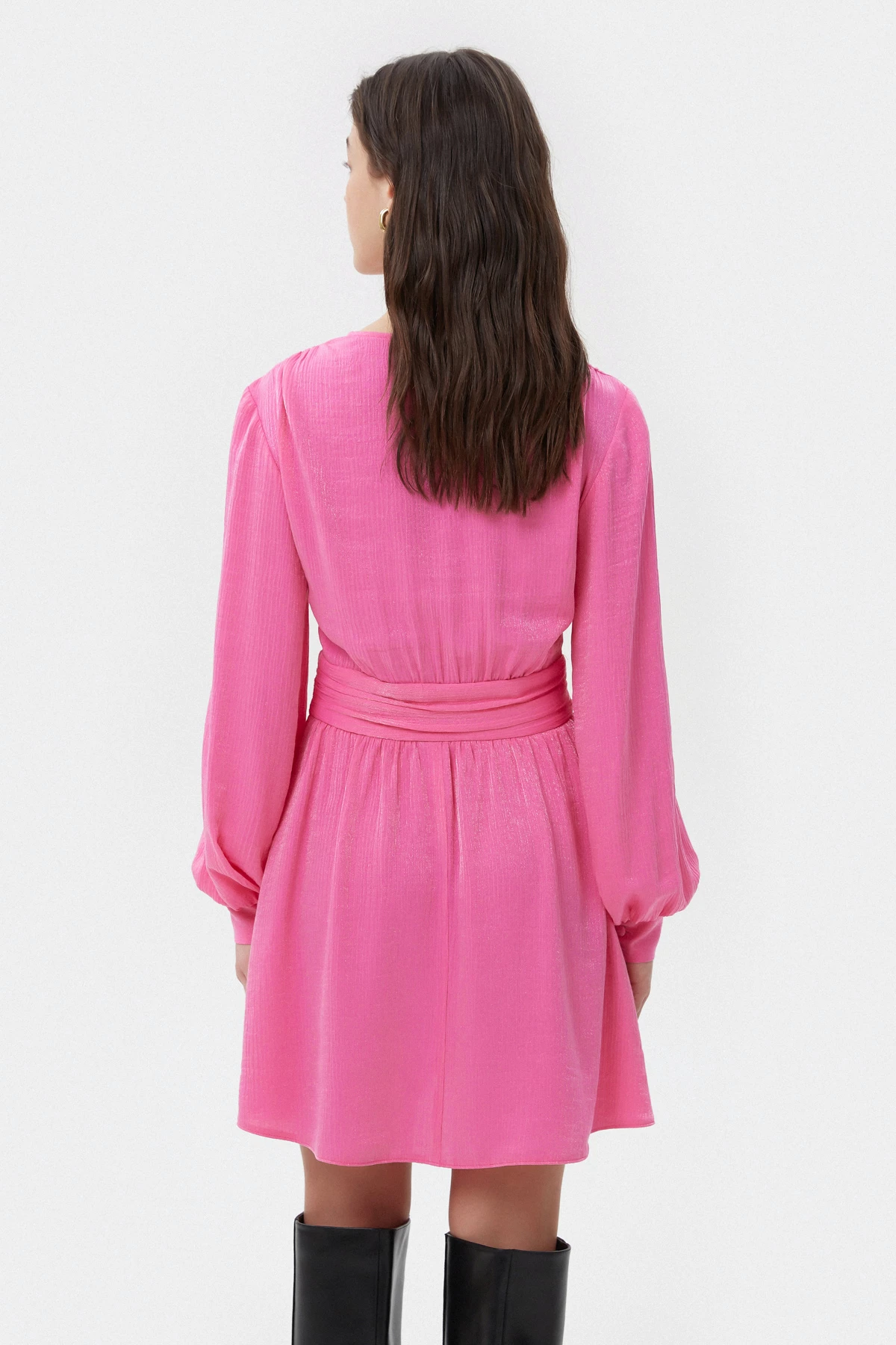 Коротка сукня з віскозного креш-сатину кольору фуксії, фото 5