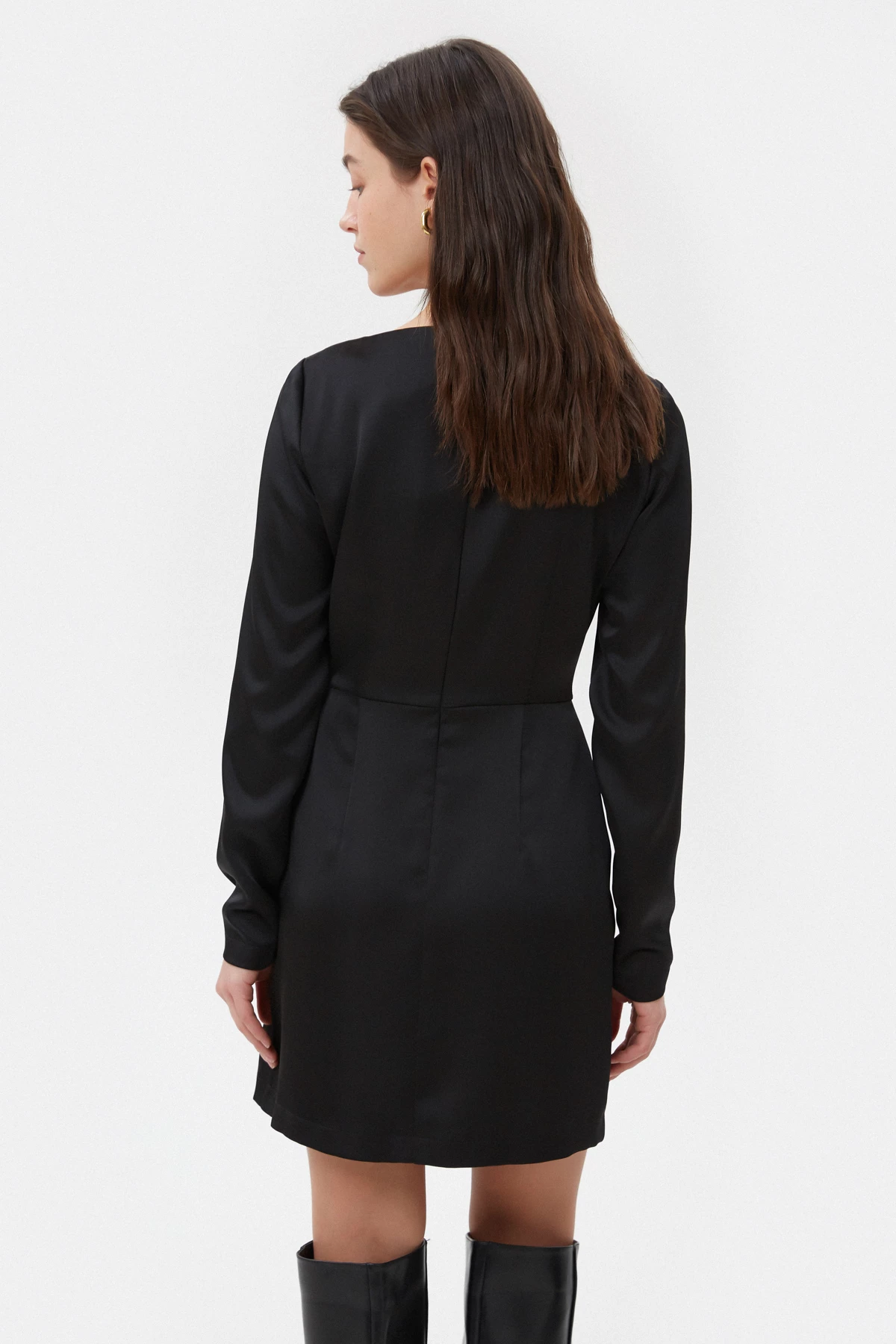 Короткое черное платье из сатина с длинным рукавом, фото 4
