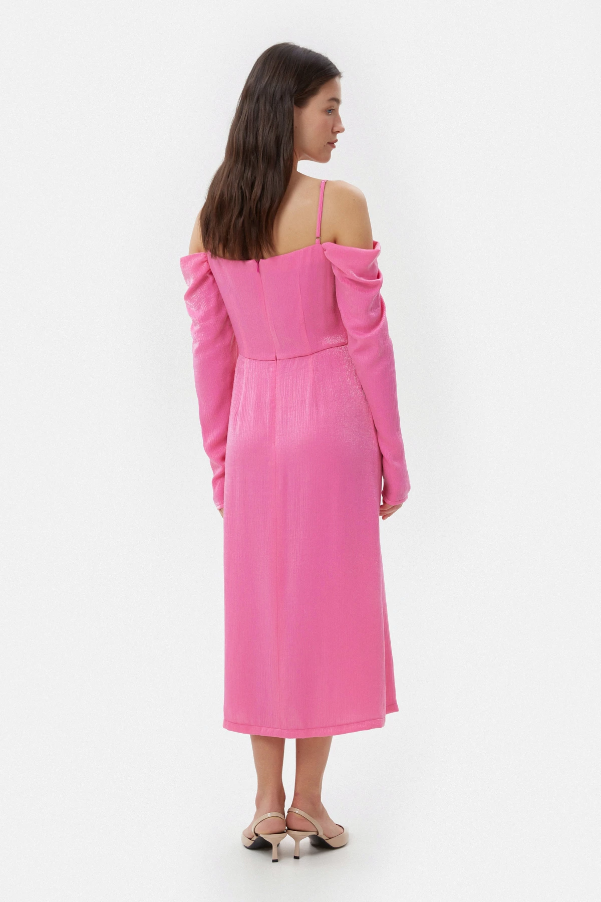 Сукня міді з розрізом з віскозного креш-сатину кольору фуксія, фото 5
