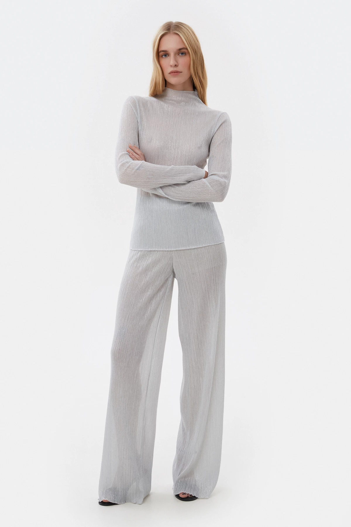 Straight loose trousers in silver pleated knit Estro x MustHave, photo 6