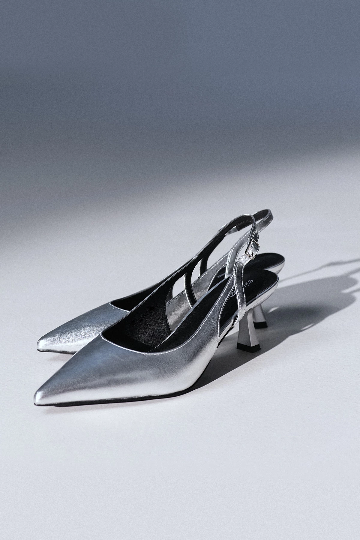 Silver leather slingbacks Estro x MustHave, photo 1