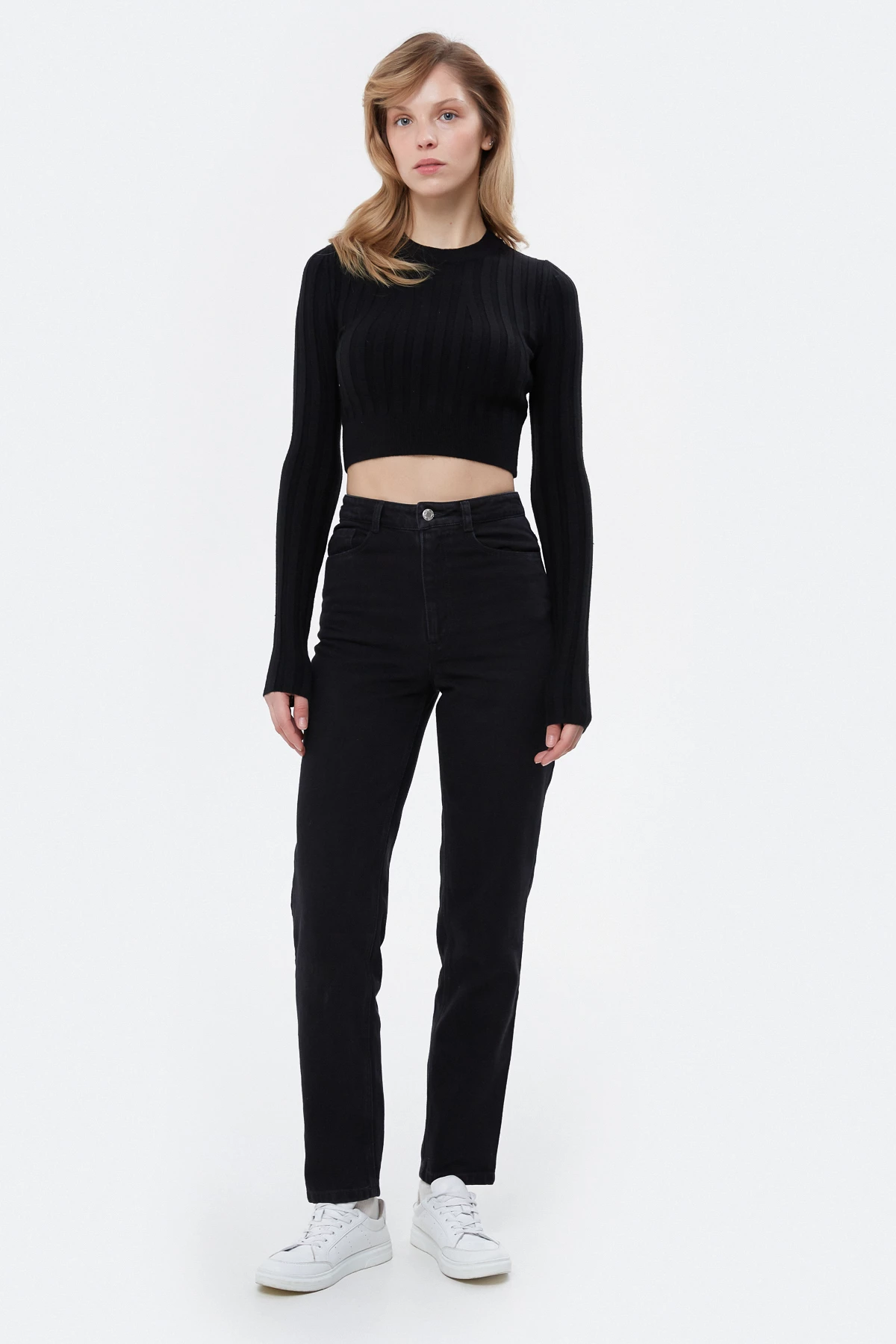 Black knitted cropped jumper with viscose, photo 1