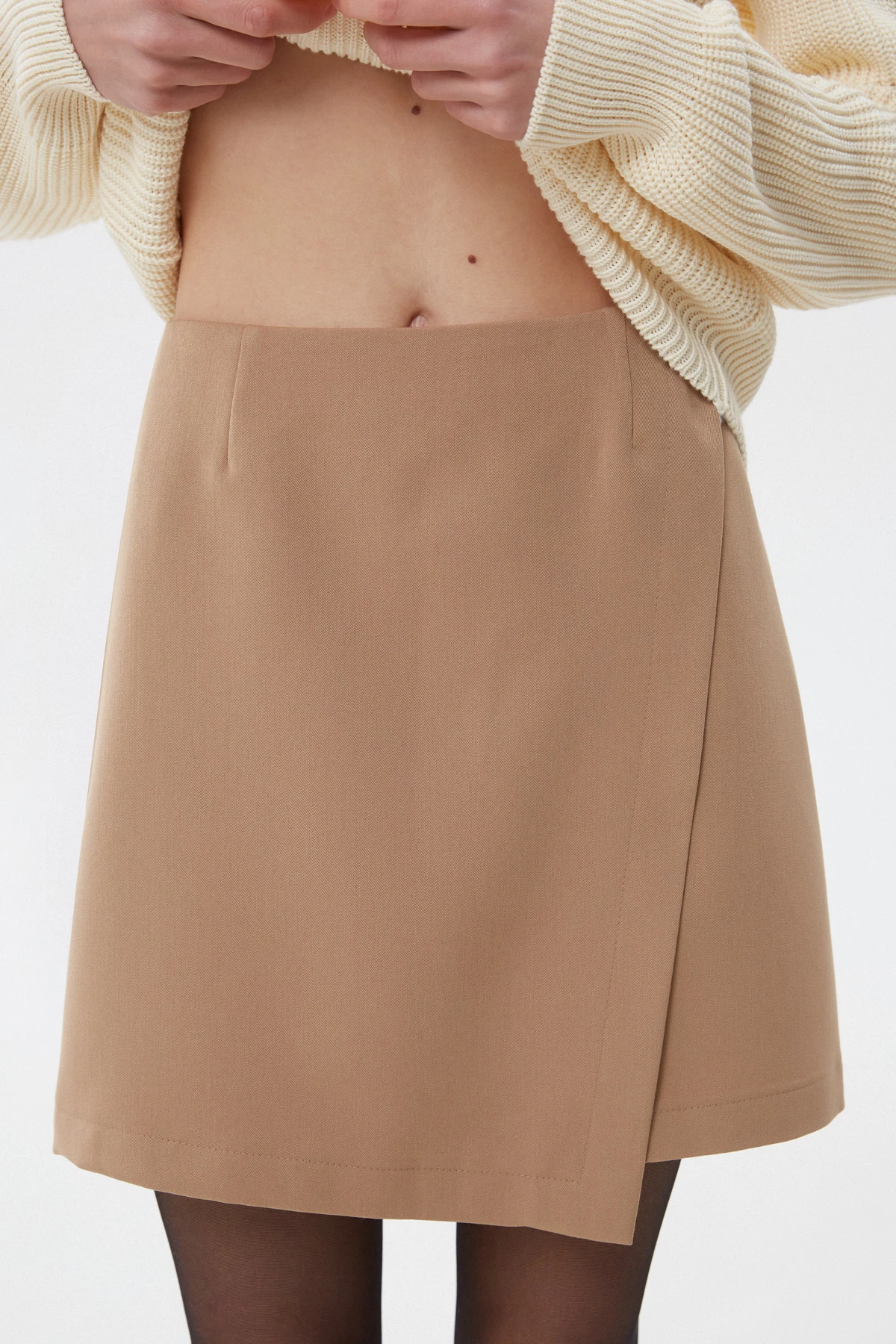 Short beige asymmetric skirt with viscose, photo 3