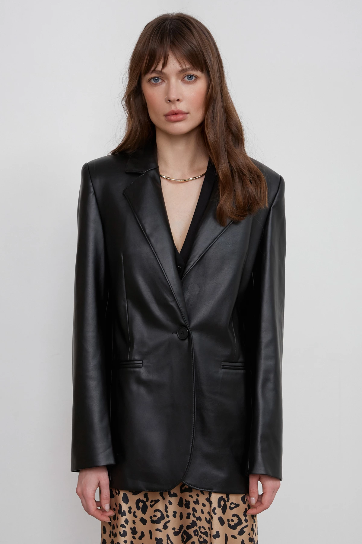 Single-breasted straight-cut black jacket made of eco-leather, photo 6