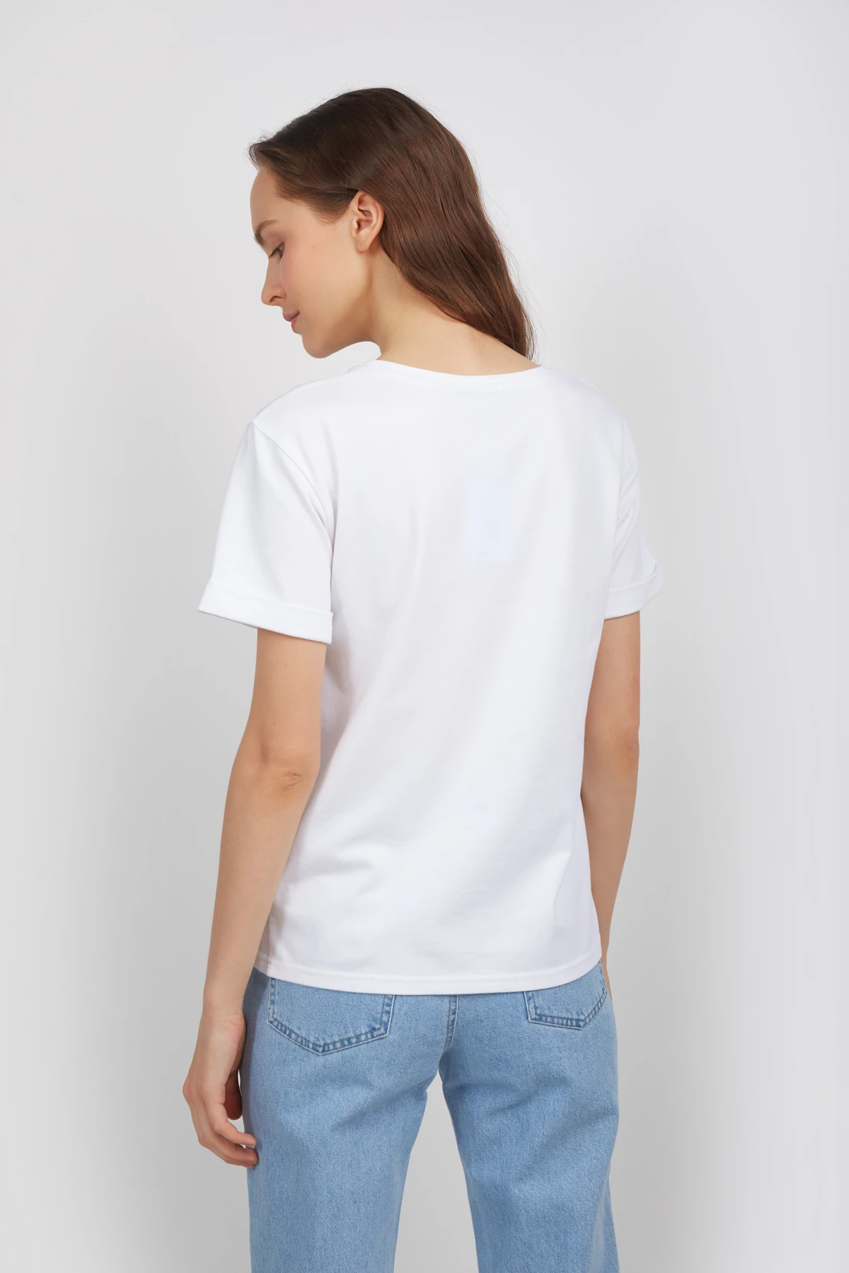 Біла футболка зі спущеною лінією плеча і манжетами, фото 3