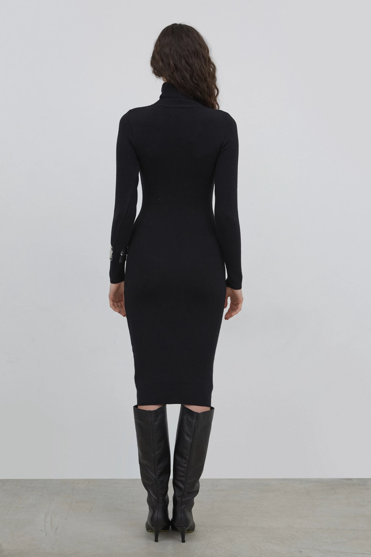 Black short fitted knitted dress with viscose, photo 5