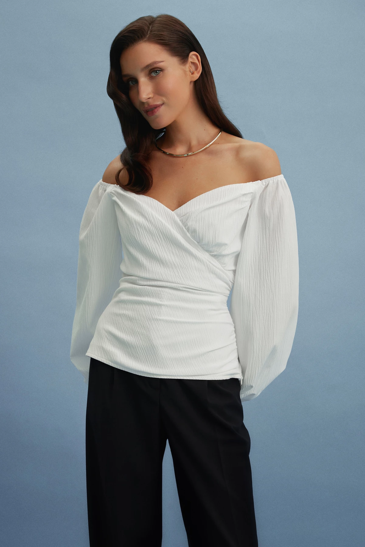 Off-the-shoulder milky top made of crush cotton, photo 2