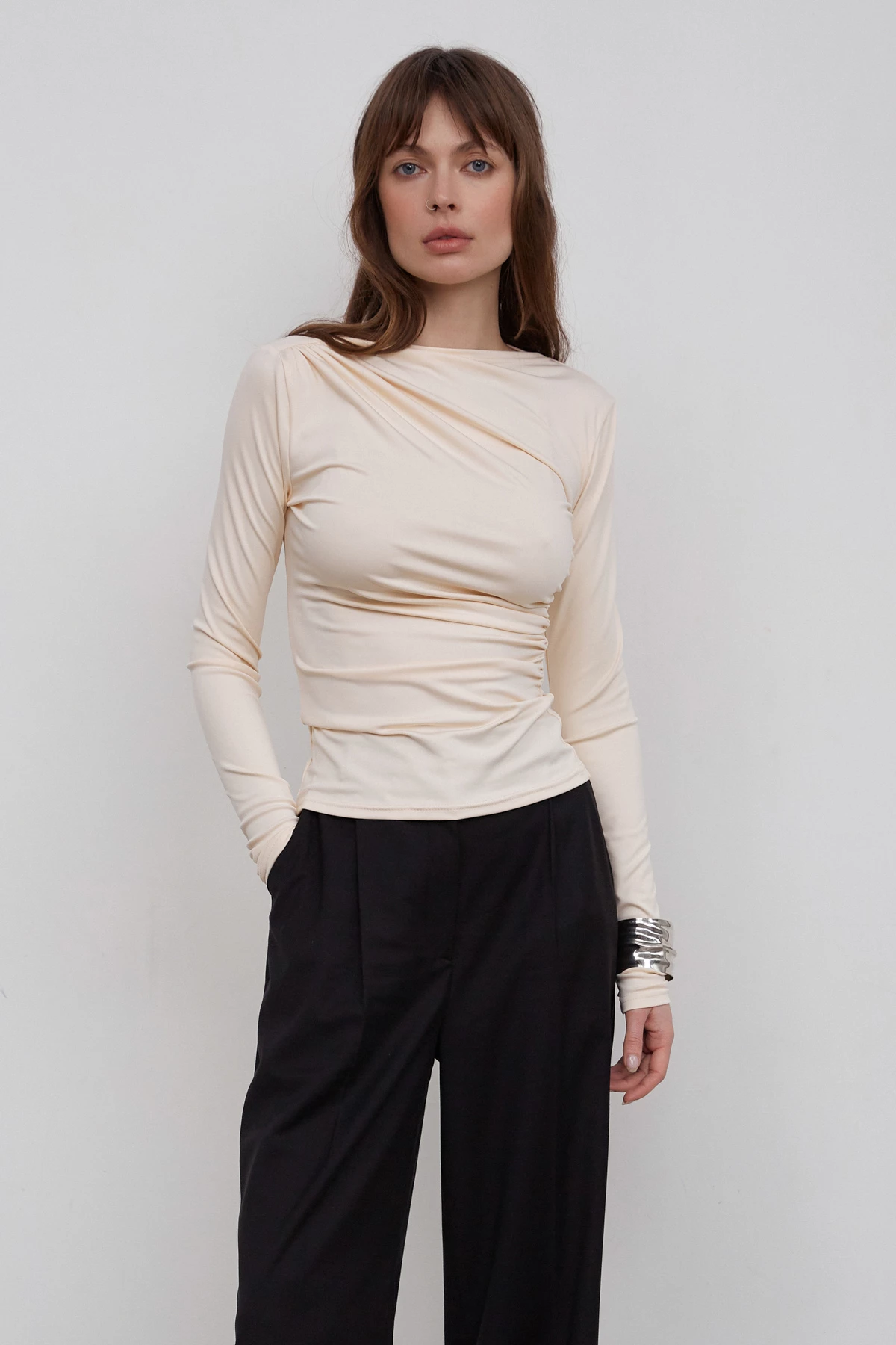 Milky knitted jumper with drape, photo 4