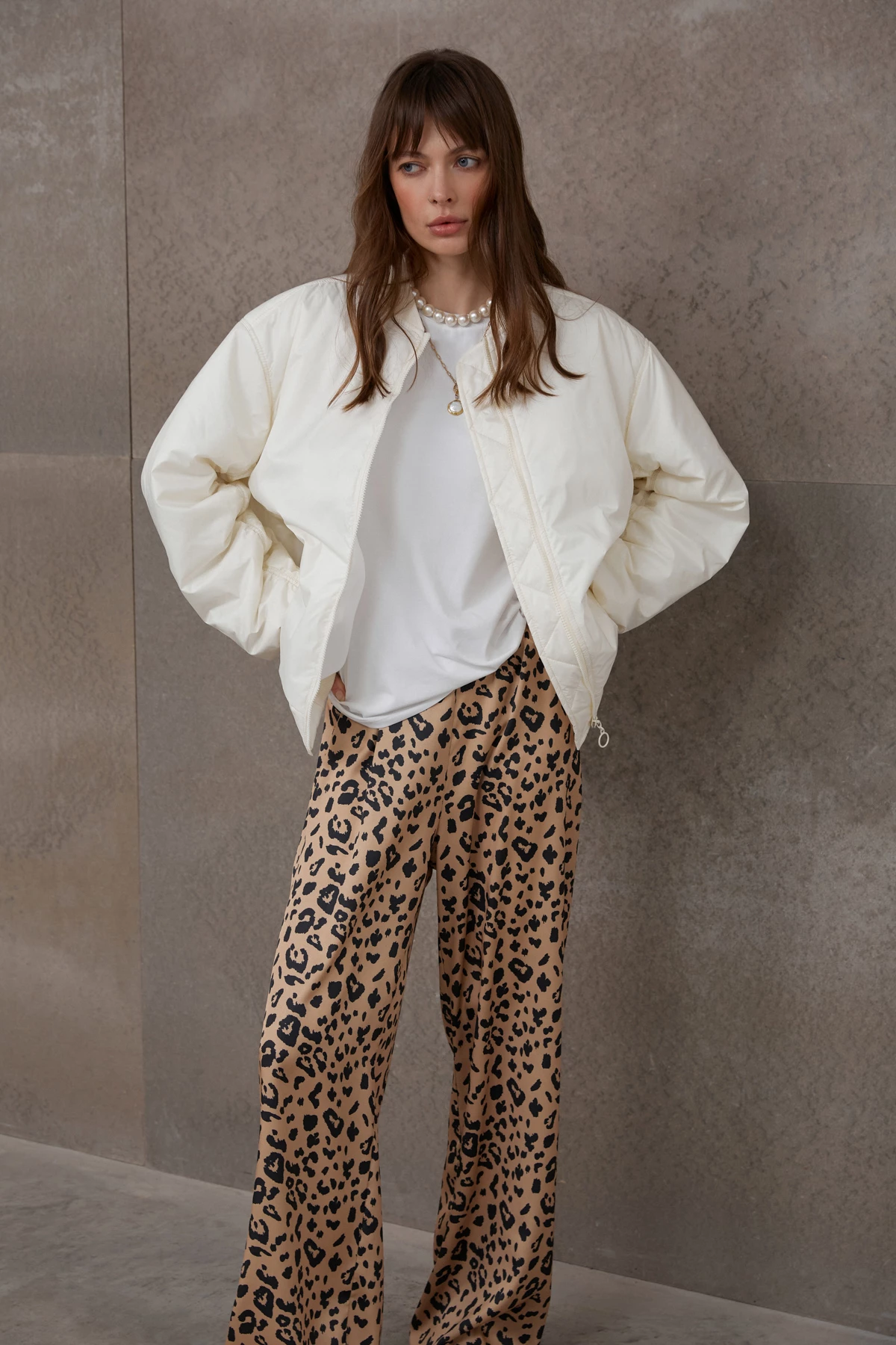 Straight satin pants in leopard print, photo 4