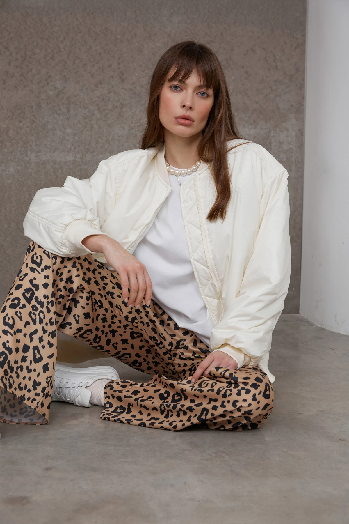 Straight satin pants in leopard print, photo 5