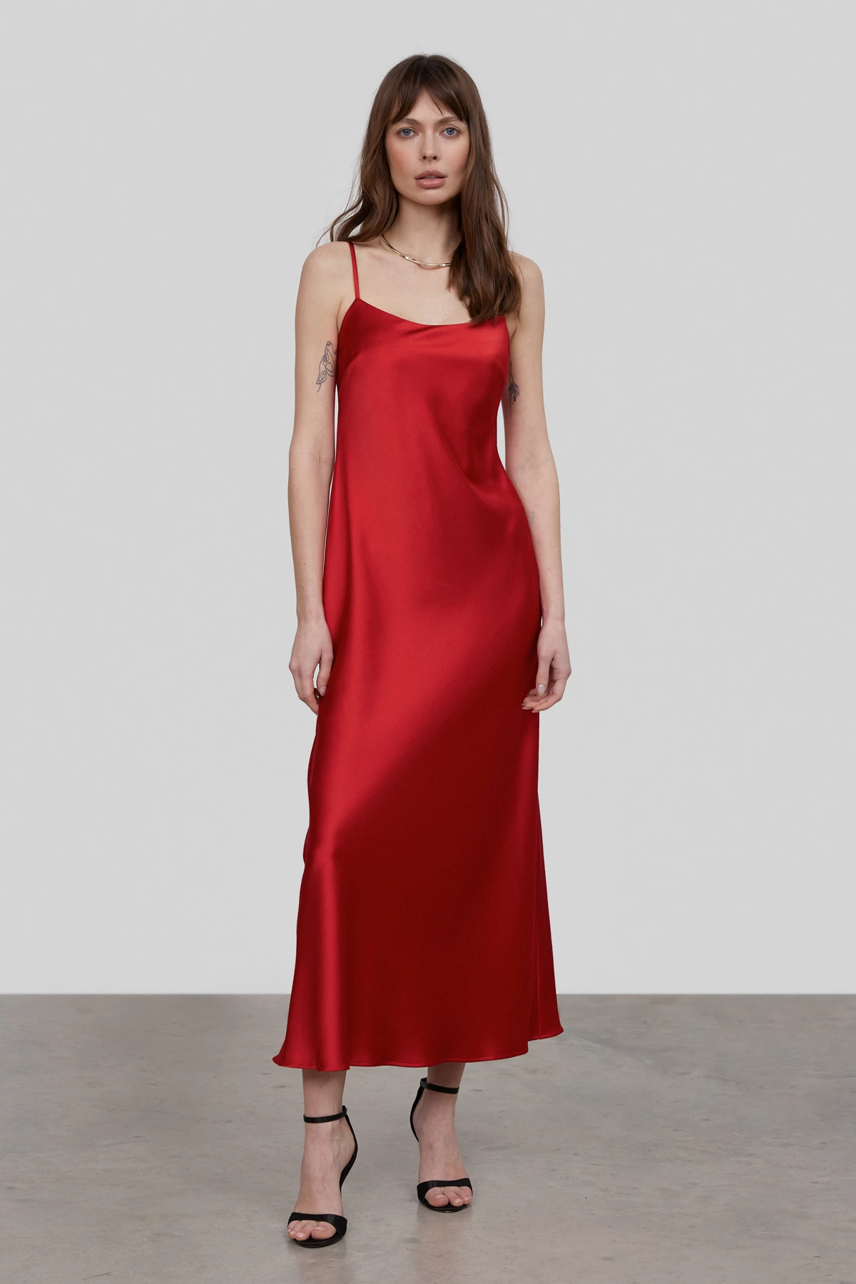 Червона сатинова сукня довге міді з відкритою спиною, фото 1