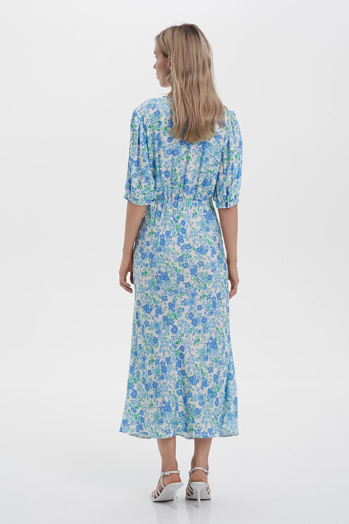 Сукня міді з коротким рукавом в принт "блакитні квіти" зі 100% віскози, фото 2
