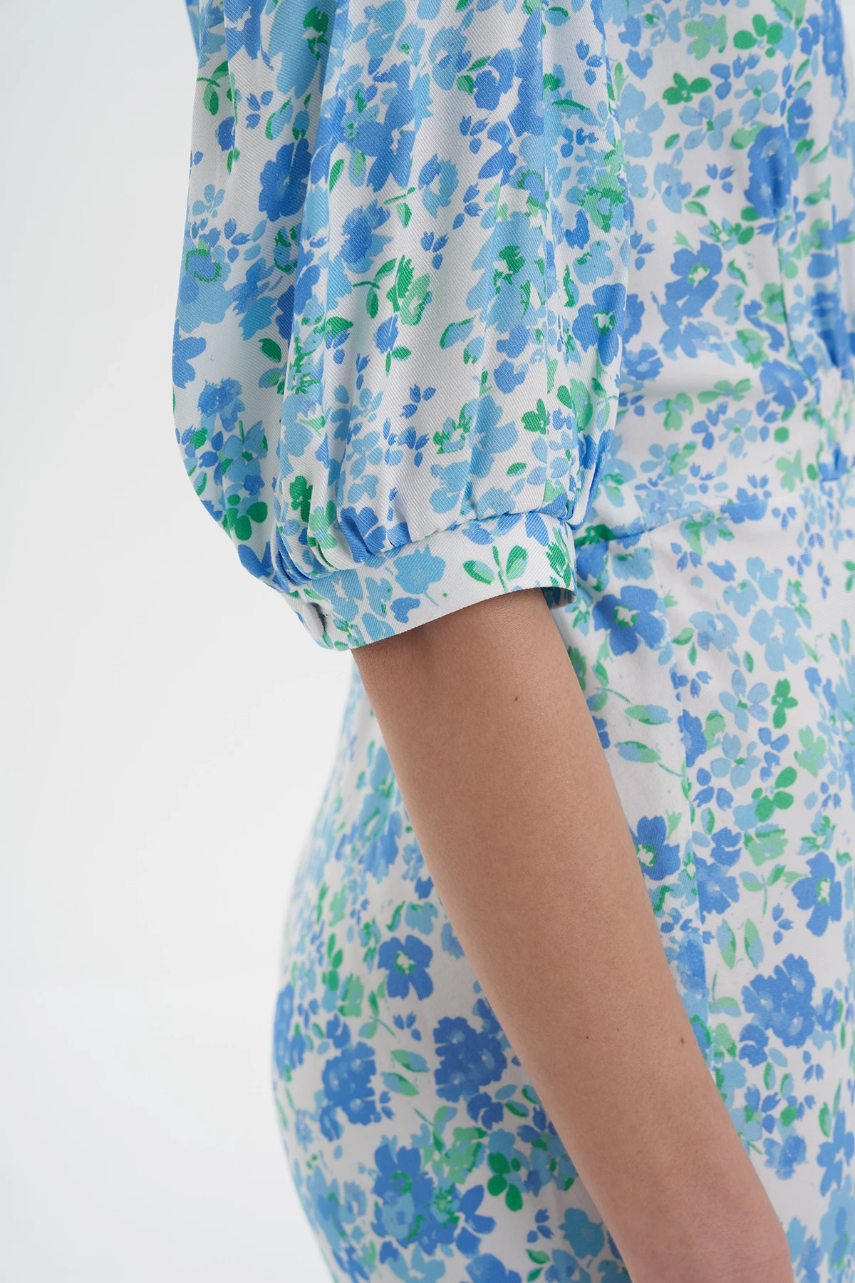 Сукня міді з коротким рукавом в принт "блакитні квіти" зі 100% віскози, фото 5