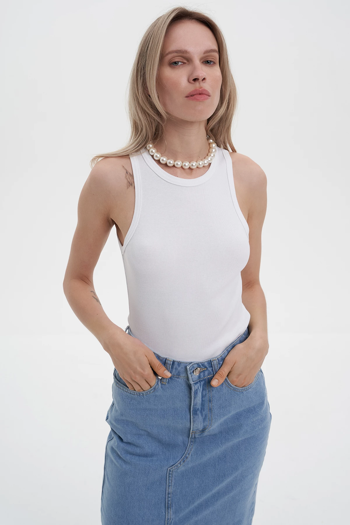 White knitted ribbed tank top, photo 1