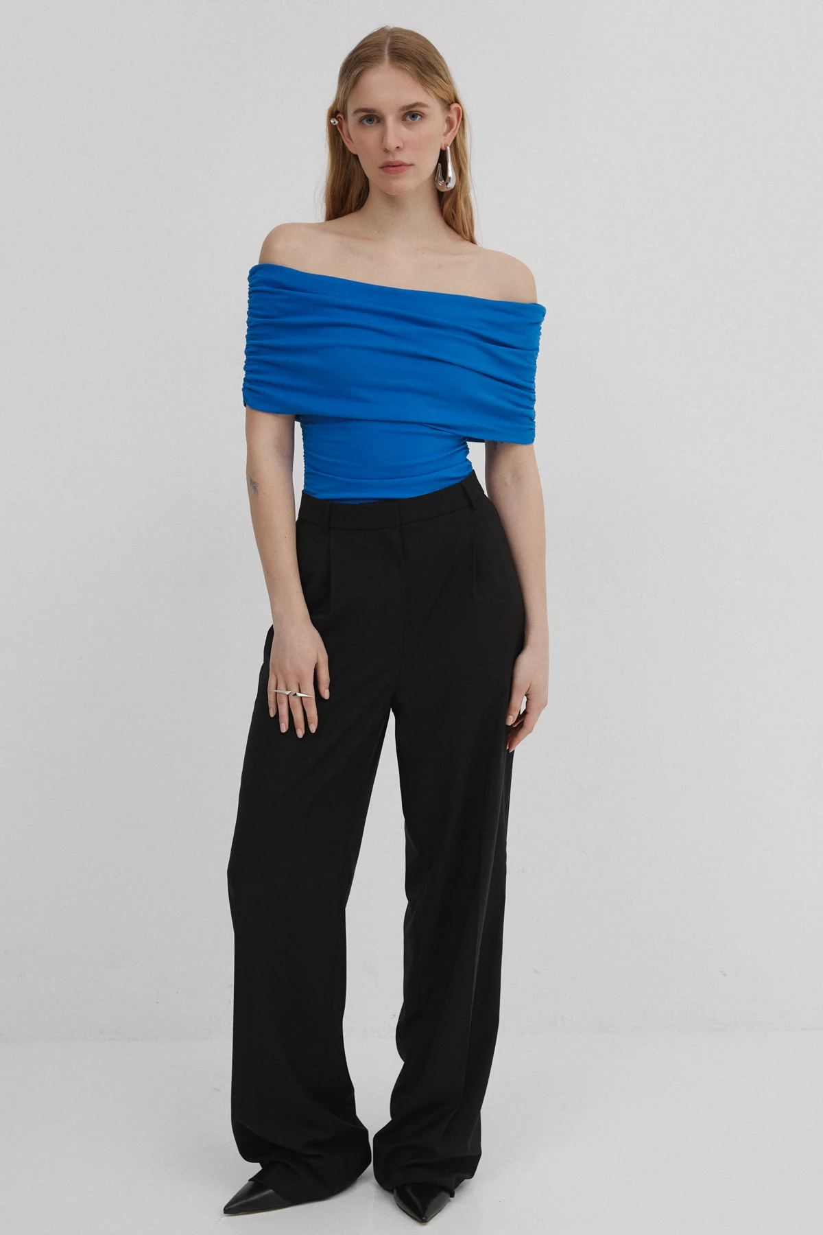 Blue top with open shoulders made of cotton, photo 2