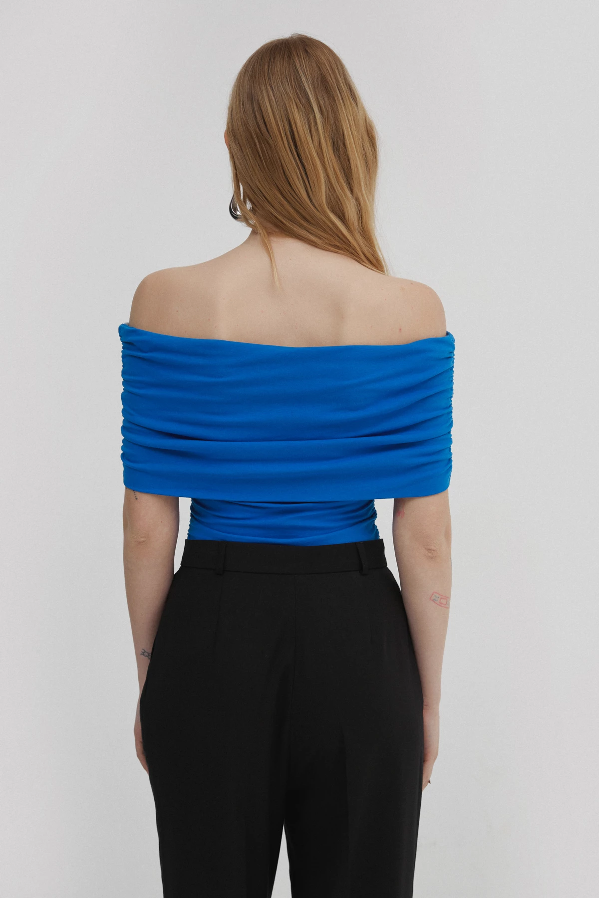 Blue top with open shoulders made of cotton, photo 4