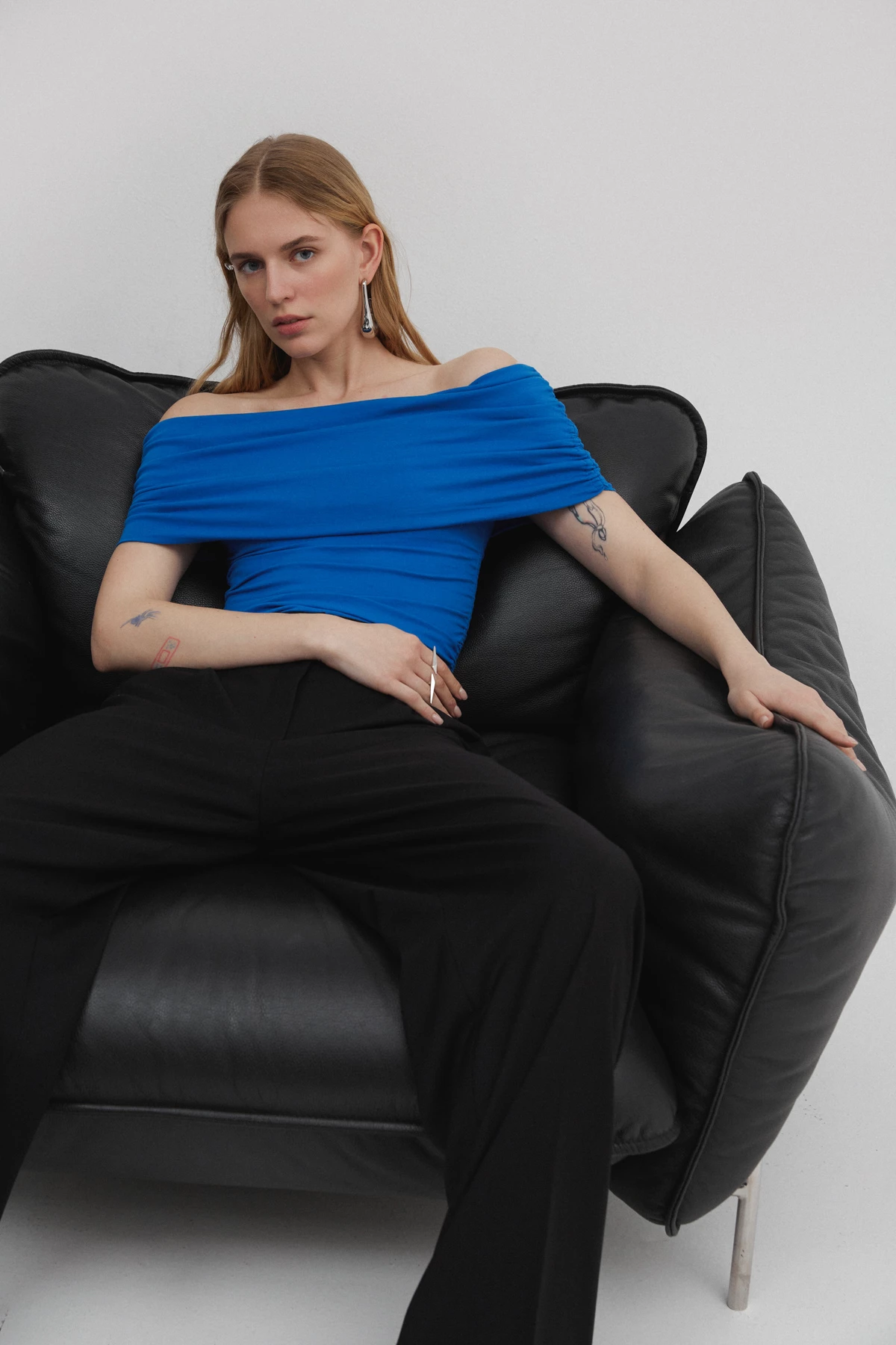 Blue top with open shoulders made of cotton, photo 5