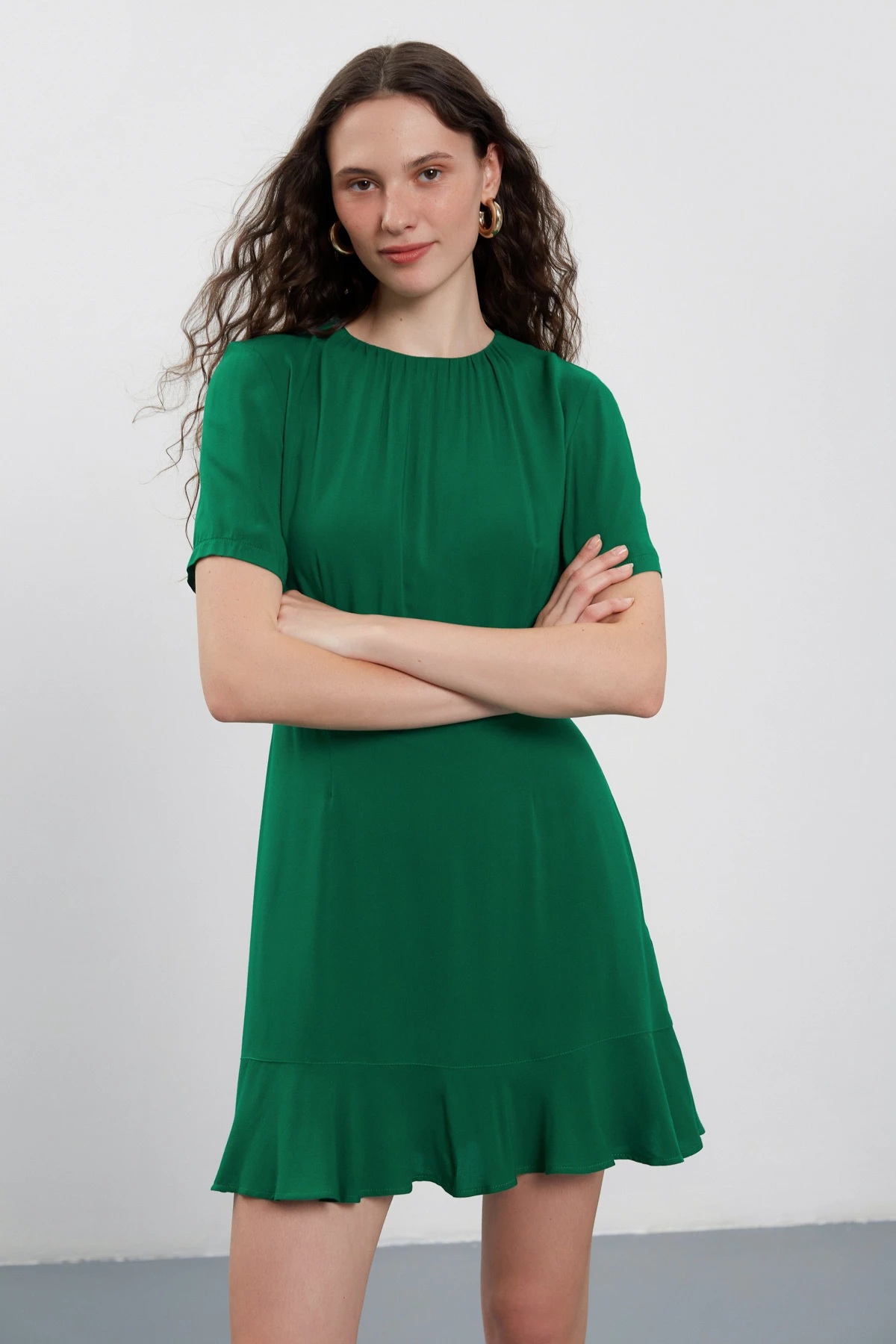 Зелена сукня міні з коротким рукавом з воланом з віскози, фото 3