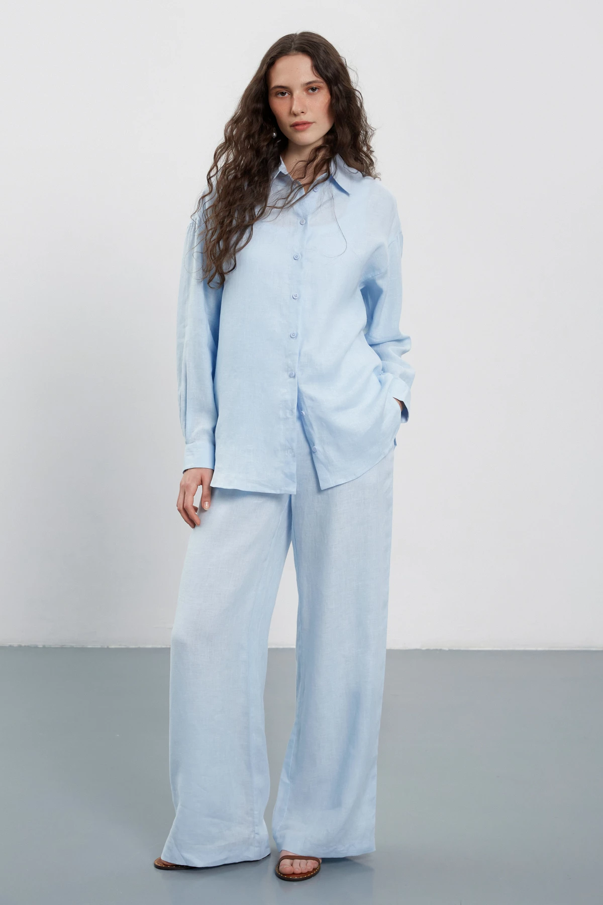 Світло-блакитна сорочка вільного силуету з 100% льону, фото 1