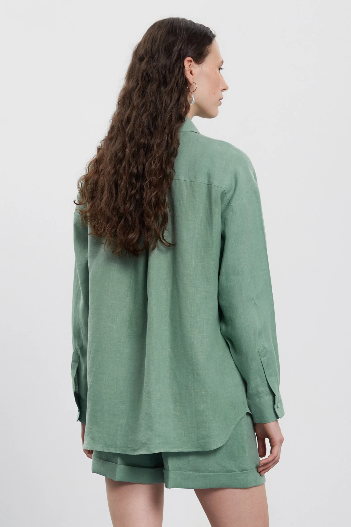 Оливкова сорочка вільного силуету з 100% льону, фото 5
