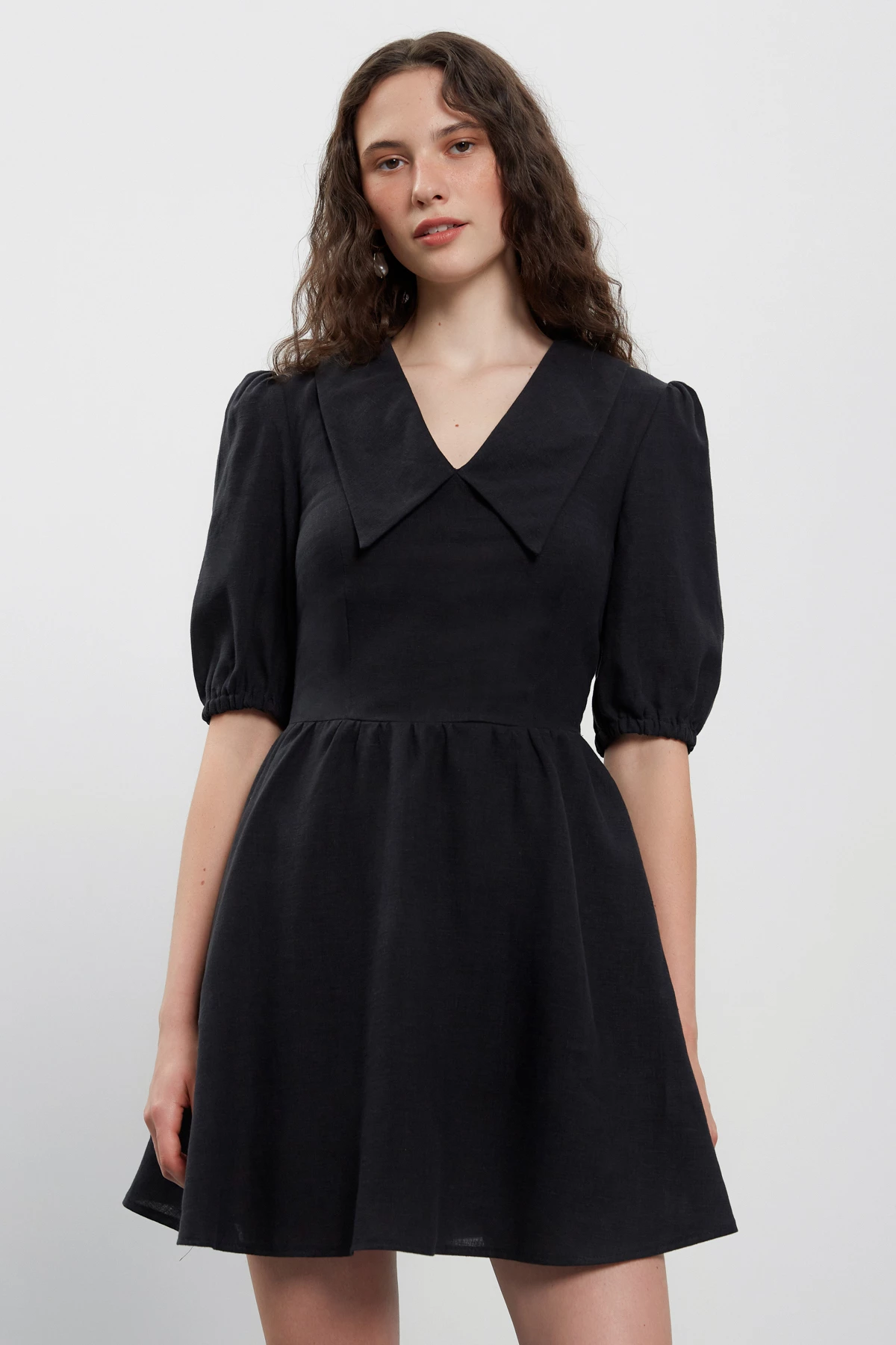 Black short 100% linen dress with collar, photo 2