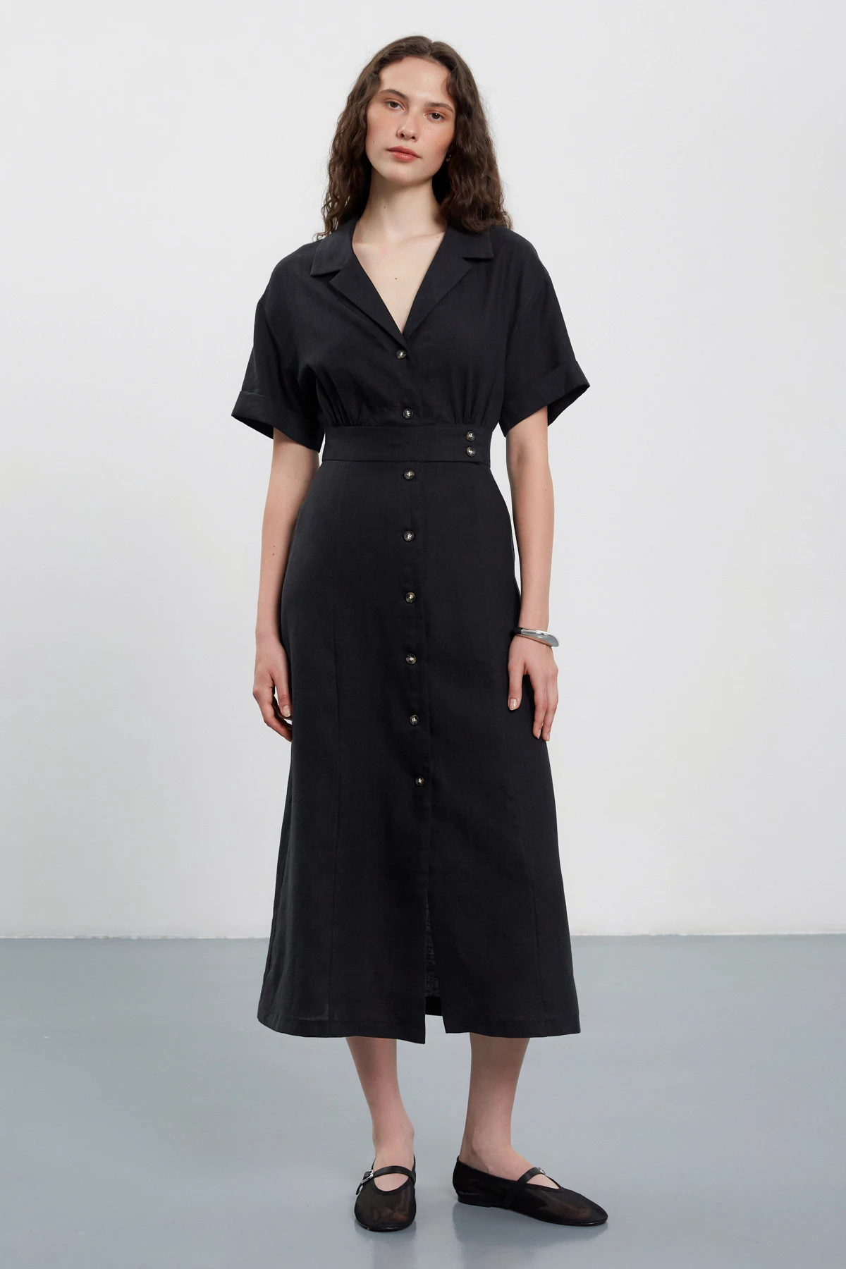 Black midi dress with buttons made of 100% linen, photo 1