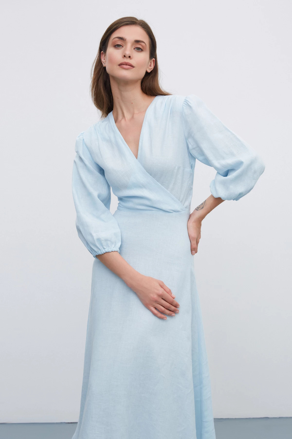 Світло-блакитна сукня міді з 100% льону, фото 2