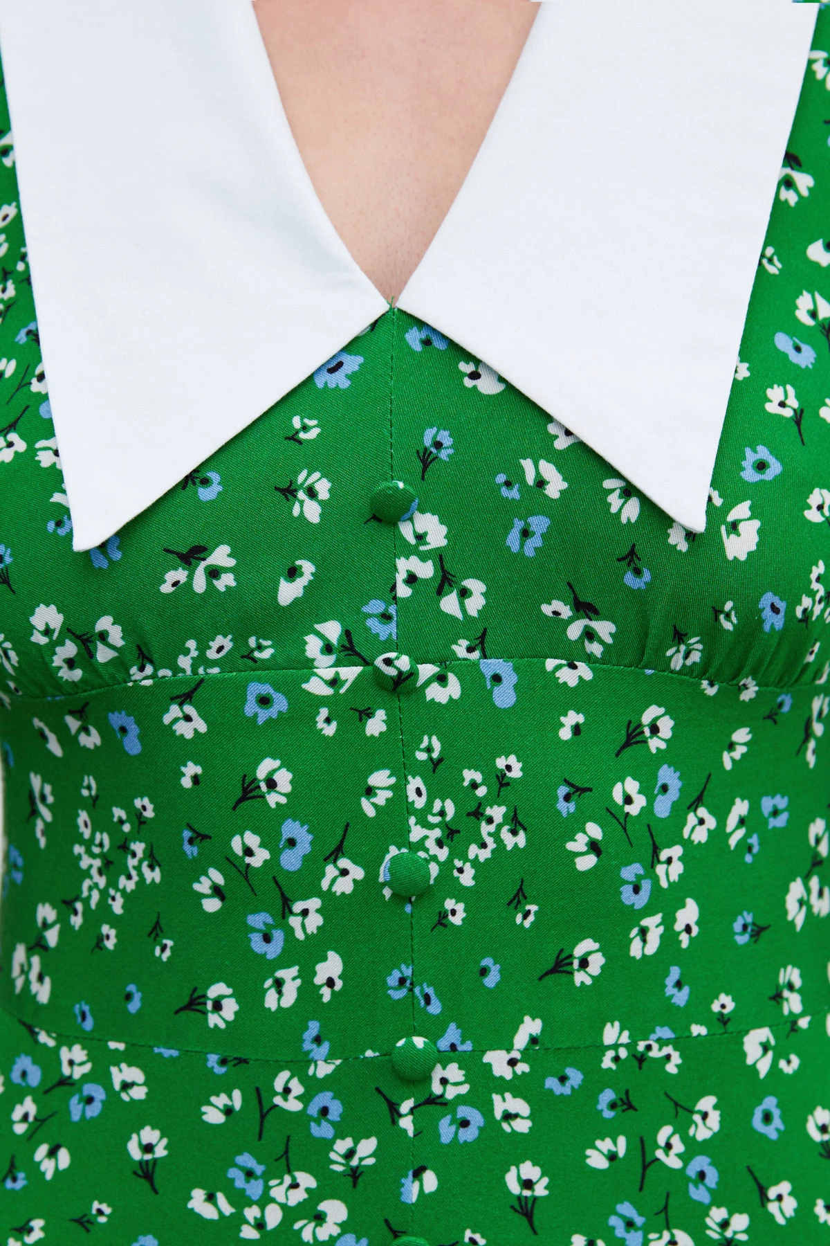 Green dress with a collar in a floral print made of viscose, photo 7