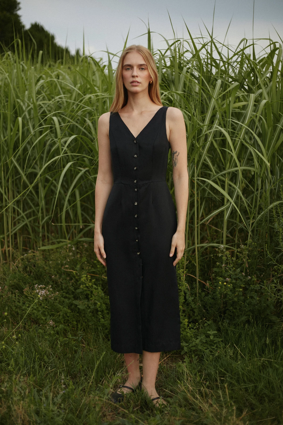 Black sheath dress with buttons made of cotton, photo 1