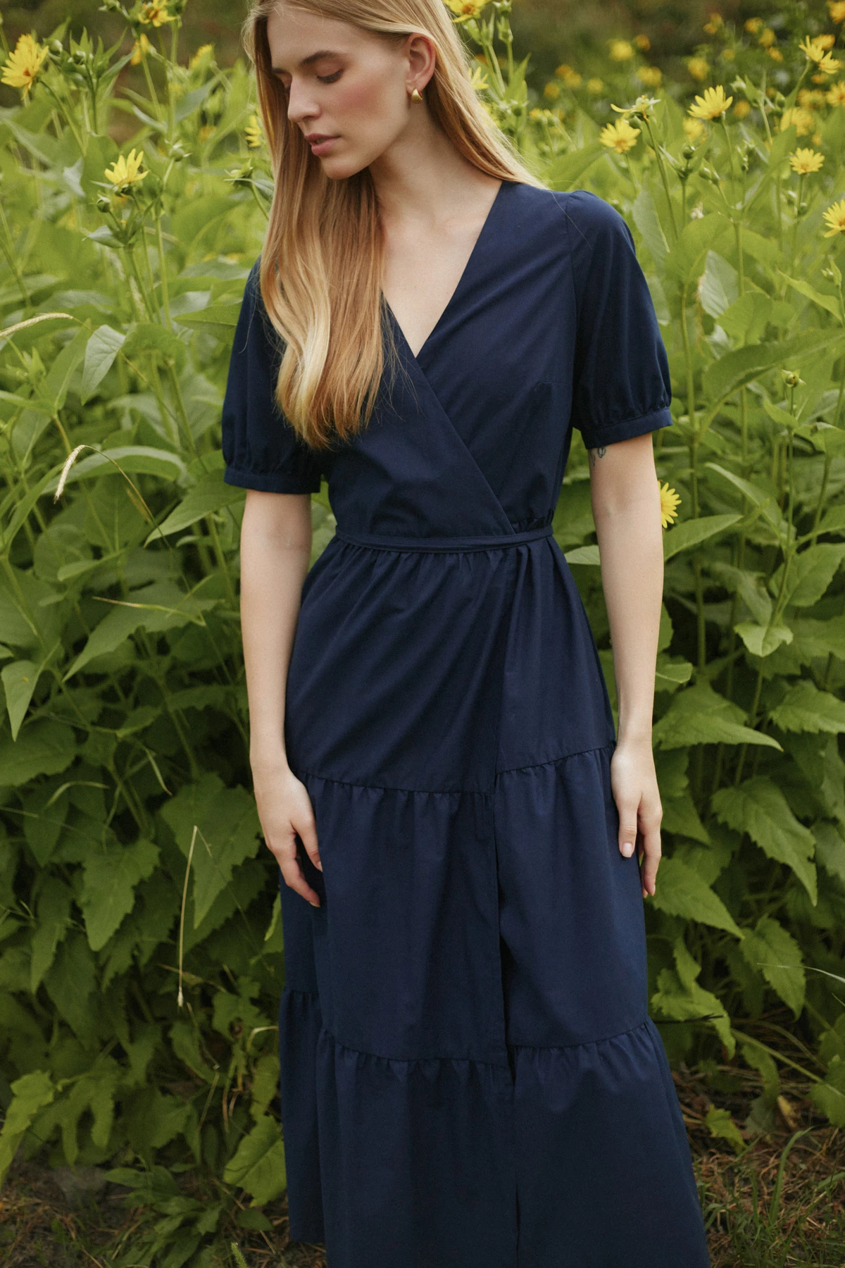 Темно-синя сукня міді з об'ємними рукавами з бавовною, фото 1